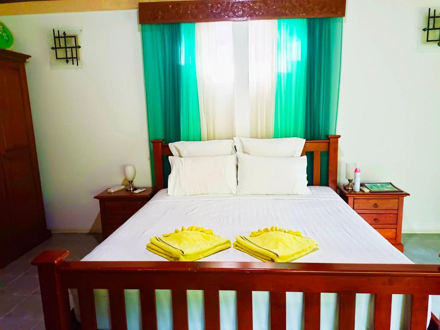 Kingsacre Hotell Nai Yang Beach Exteriör bild